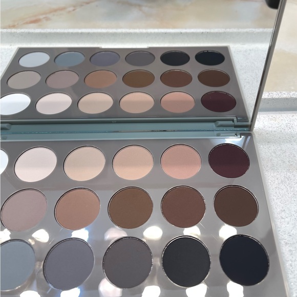 Morphe ~ ‘18CT MATTE ESSENTIALS’ Artistry Eyeshadow Palette ~ Full Size ~ NIB - Picture 7 of 16